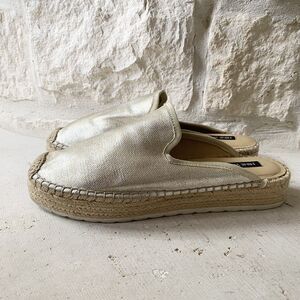 Nine West Women’s Shoes Sweetie Slip On Mule Slides Platinum 8.5 M Metallic Gold